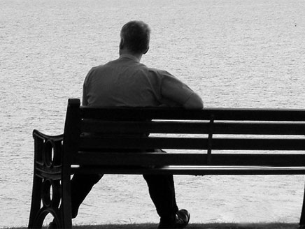 دراسة طبية حديثة: الوحدة تهدد قلب الرجال
