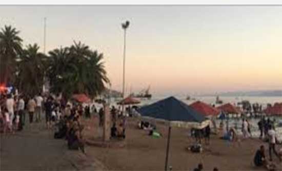 الشاطئ الاوسط بمدينة العقبة يشهد زيادة بأعداد الزوار