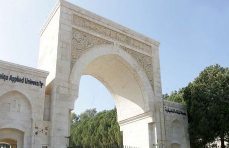 الدكتور دعامسة يتسلم الجائزة الذهبية بجائزة الامارات للطاقة