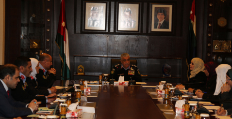 مدير الامن العام يلتقي  لجنة المرأة وشؤون الأسرة النيابية