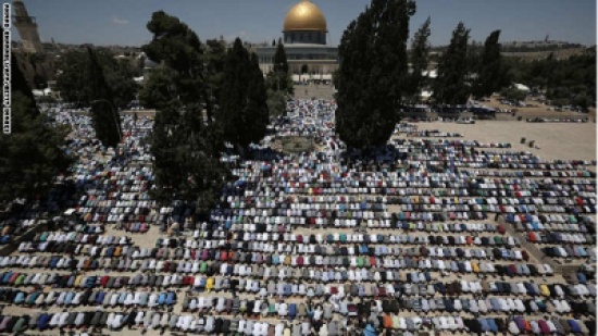 صور: مظاهر شهر رمضان في مناطق الصراع والتوتر