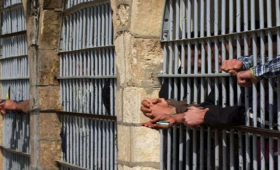 1600 لاجئ فلسطيني مغيبين قسرياً بسجون النظام السوري 1600 لاجئ فلسطيني مغيبين قسرياً بسجون النظام السوري