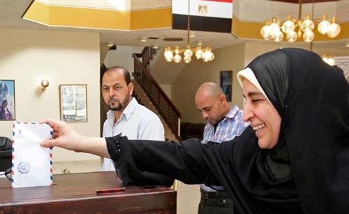 مشاركة 6 مصريين في الاستفتاء على الدستور في الاردن