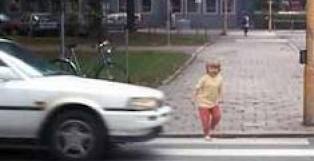 وفاة طفلة دهساً في ارصيفة