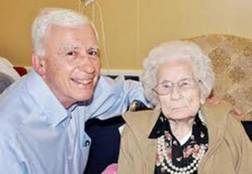 مقاطعة أمريكية تهدي جسراً لأكبر معمرة في العالم! 