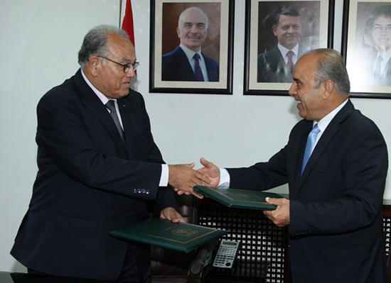 "الأردنية" و " العربية الأمريكية /جنين" توقعان مذكرة تعاون في التعليم الطبي