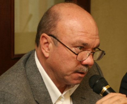 الفايز يدعو الى تطبيق القانون على الجميع