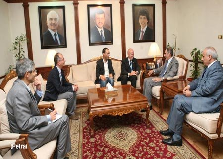 وزير الداخلية : الاردن يقدم افضل الخدمات للاجئين السوريين وزير الداخلية : الاردن يقدم افضل الخدمات للاجئين السوريين