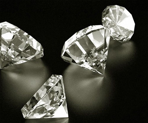 سيريلانكا: اعتقال صيني ابتلع ماسة