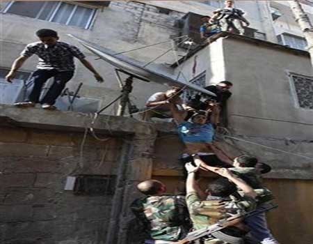 في حلب.. الطائرات الحربية في مواجهة البنادق 