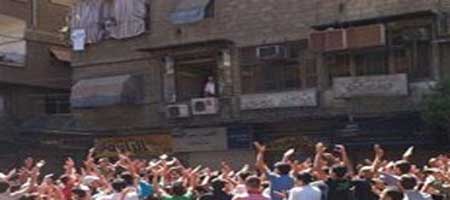 استشهاد فلسطينيين في مخيم اليرموك ومظاهرات ضد الاسد