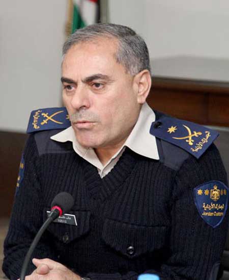 مدير الجمارك يقوم بجولات تفقدية لعدة مراكز جمركية 