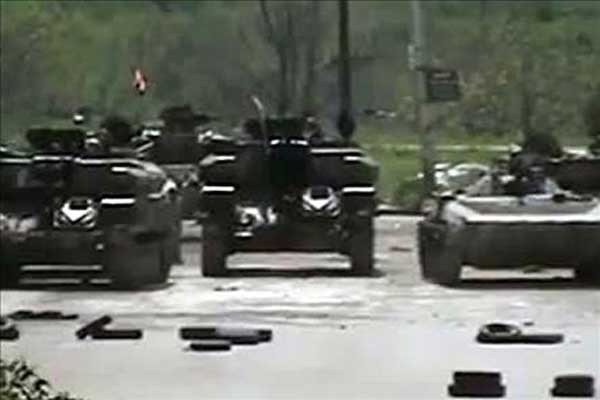 قوات الأسد تجتاح مخيم اليرموك للاجئين الفلسطينيين وتقتل العشرات 