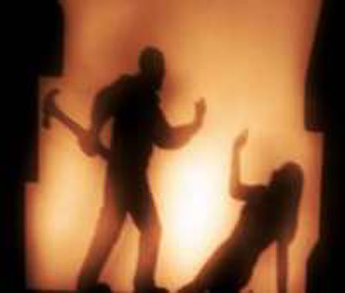 مصرع وإصابة عشيقين على يد أهل الزوج المخدوع