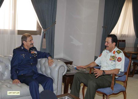 رئيس هيئة الاركان المشتركة يستقبل رئيس اركان سلاح الجو الباكستاني 