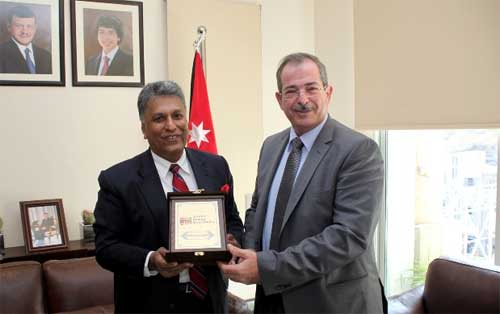 عمدة مدينة ماتالي السيرلانكية يشيد بجمالية وتنظيم عمان 