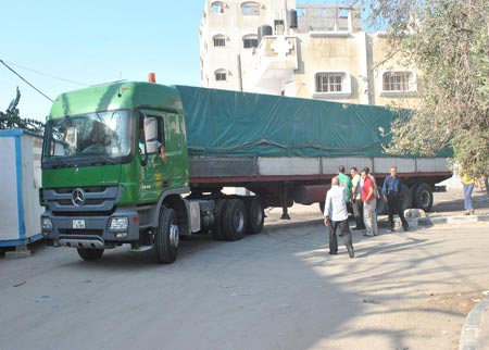 قافلة تزويد للمستشفى الميداني الاردني غزة 20 تصل غزة 