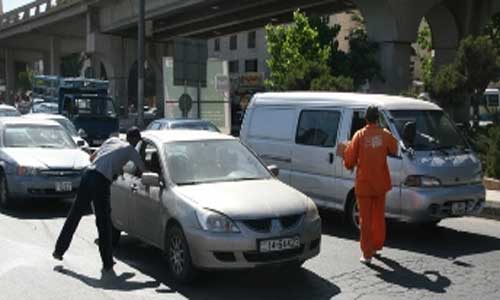 الأمانة تواصل  تنفيذ حملة  "عمان بيتنا "  في مجمعات النقل العام 