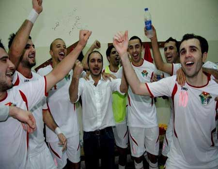النشامى يحققون الفوز على استراليا والافراح تعم محافظات المملكة ( فيديو وصور) النشامى يحققون الفوز على استراليا والافراح تعم محافظات المملكة ( فيديو وصور)