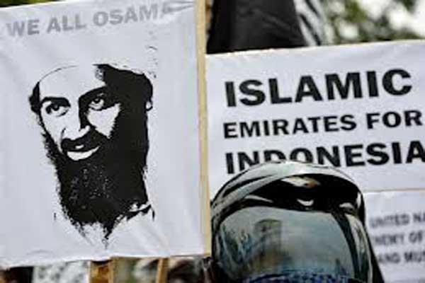 إسلاميون متشددون فى أندونيسيا يتظاهرون وسط هتافات "كلنا أسامة"