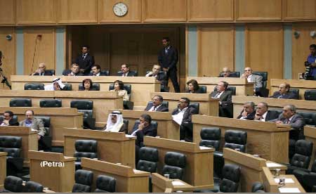 مجلس الأعيان يقر عددا من القوانين