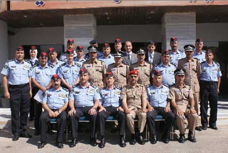 الامن العام يحتفل بتخريج مشاركين في دورات تدريبية