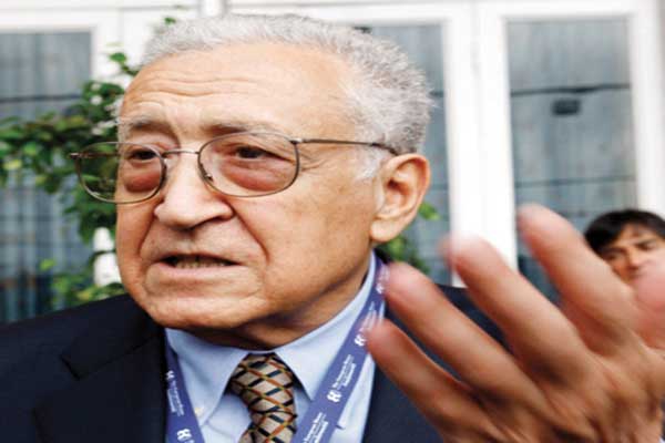 الإبراهيمي يلتقي أعضاء من معارضة الداخل قبل لقاء الأسد السبت