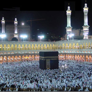 مفتي المملكة : لا يجوز منع الناس من العمرة او الحج مالم يقع وباء في الحجاز مفتي المملكة : لا يجوز منع الناس من العمرة او الحج مالم يقع وباء في الحجاز