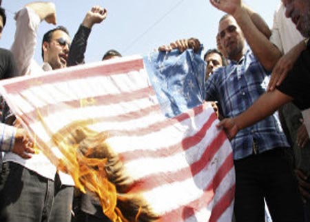 مقتل 4 أشخاص في هجوم انتحاري عند مدخل للمنطقة الخضراء وسط بغداد