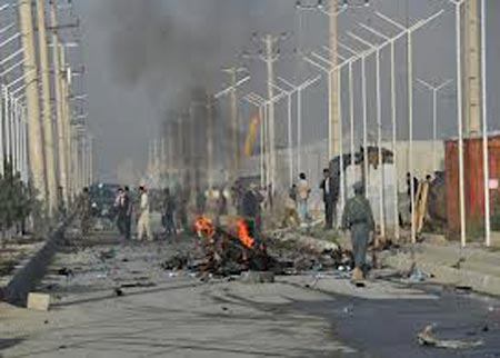 قتيلاً بينهم 9 أجانب بتفجير انتحاري قرب مطار كابول تبناه الحزب الإسلامي ردا على الفيلم المسيء للرسول