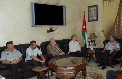 الدفاع المدني الاردني يوقع اتفاقية تعاون مع الجانب الامريكي لتأهيل كوادر الدفاع المدني الفلسطيني 