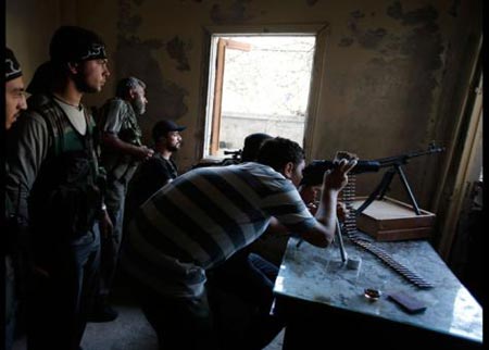 قتال ضار بحلب وقتلى بدير الزور 