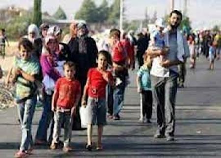 الحكومة العراقية تسمح بدخول محدود للاجئين السوريين العالقين عبر منفذ القائم الحدودي