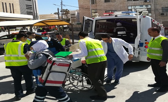 الدفاع المدني ينفذ تمريناً لحادث وهمي على فندق بعمان الدفاع المدني ينفذ تمريناً لحادث وهمي على فندق بعمان