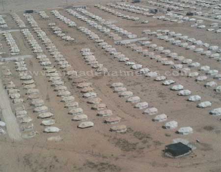 مسؤولة ايطالية تتفقد اوضاع اللاجئين السوريين بمخيم الزعتري 