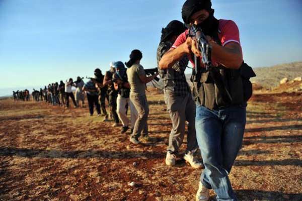 مقاتلون مصريون تحت إمرة «الجيش السوري الحر» مقاتلون مصريون تحت إمرة «الجيش السوري الحر»