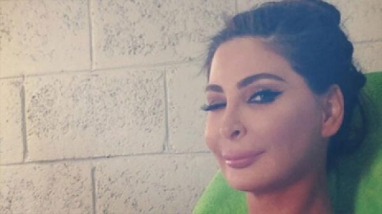 إليسا في جلسة تصوير مرحة إليسا في جلسة تصوير مرحة