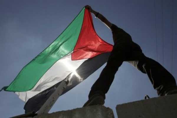 استشهاد 43 فلسطينيا وسوريا جراء استهداف مخيمي الحسينية والنيرب بسوريا استشهاد 43 فلسطينيا وسوريا جراء استهداف مخيمي الحسينية والنيرب بسوريا