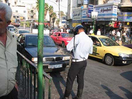 حملة في اربد للحد من نقل السيارات الخاصة للركاب حملة في اربد للحد من نقل السيارات الخاصة للركاب