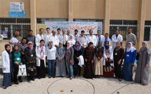 مستشفى الجامعة الأردنية يعالج (450) مريضاً في يوم طبي تطوعي في لواء المــوقر