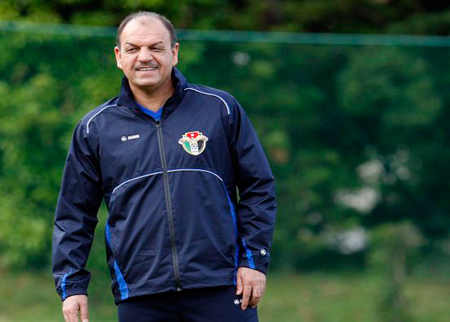 حمد يعلن تشكيلة المنتخب الوطني مساء الاثنين
