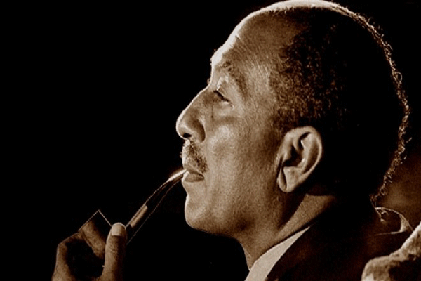 مرسي يمنح اسم السادات أعلى وسام مصري