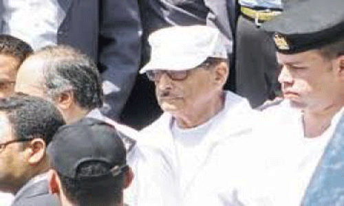 مصلحة السجون تنفي ما تردد عن وفاة صفوت الشريف