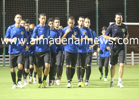 المنتخب الوطني يواصل تدريباته في معسكر قطر ( صور )