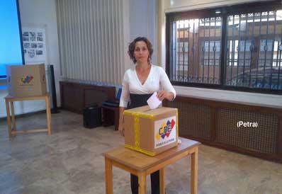 الجالية الفنزويلية بالمملكة تنتخب رئيسا لبلادها