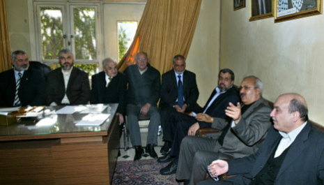 الفصائل الفلسطينية في دمشق:حكومة فياض "تلبية لشروط اميركية واسرائيلية"