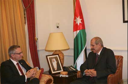 الطراونة : لسنا جزءا مما يحدث في سوريا