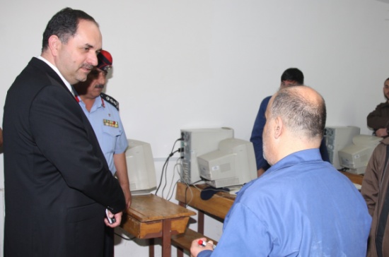 وزير العدل يزور مركز إصلاح وتأهيل البلقاء
