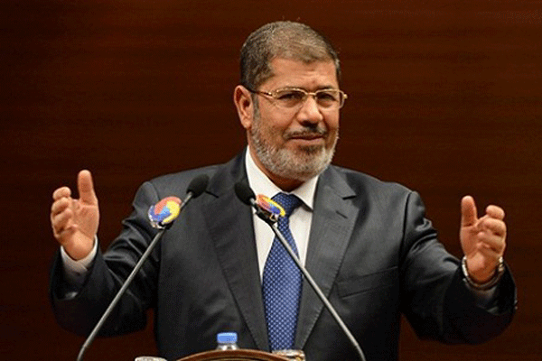 مرسي يصدر قانونا بالعفو العام عن كل المعتقلين المناصرين للثورة التي أطاحت بمبارك 