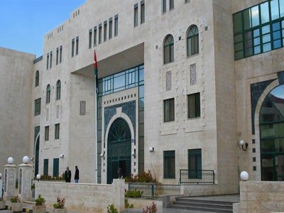 افتتاح مكتب تسجيل للانتخابات النيابية بجامعة عمان العربية 